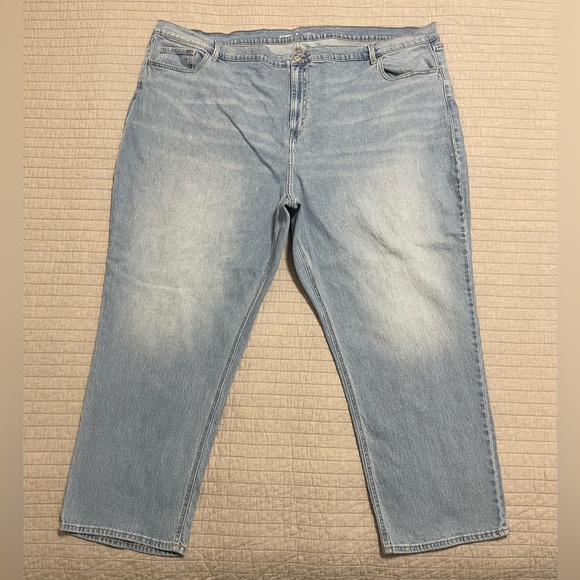 OLD NAVY Women's Wow Boyfriend Mid Rise Jeans Light Wash Blue Denim Size 30 - Picture 1 of 11